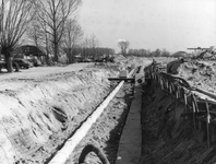 94902 Afbeelding van de aanleg van een riolering op het industrieterrein Lage Weide te Utrecht.